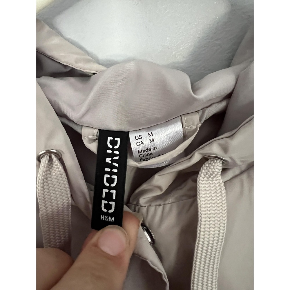 NASA Jacket Womens M Beige Hooded Windbreaker Snap Button Logo H&M Divided EUC - Picture 5 of 11